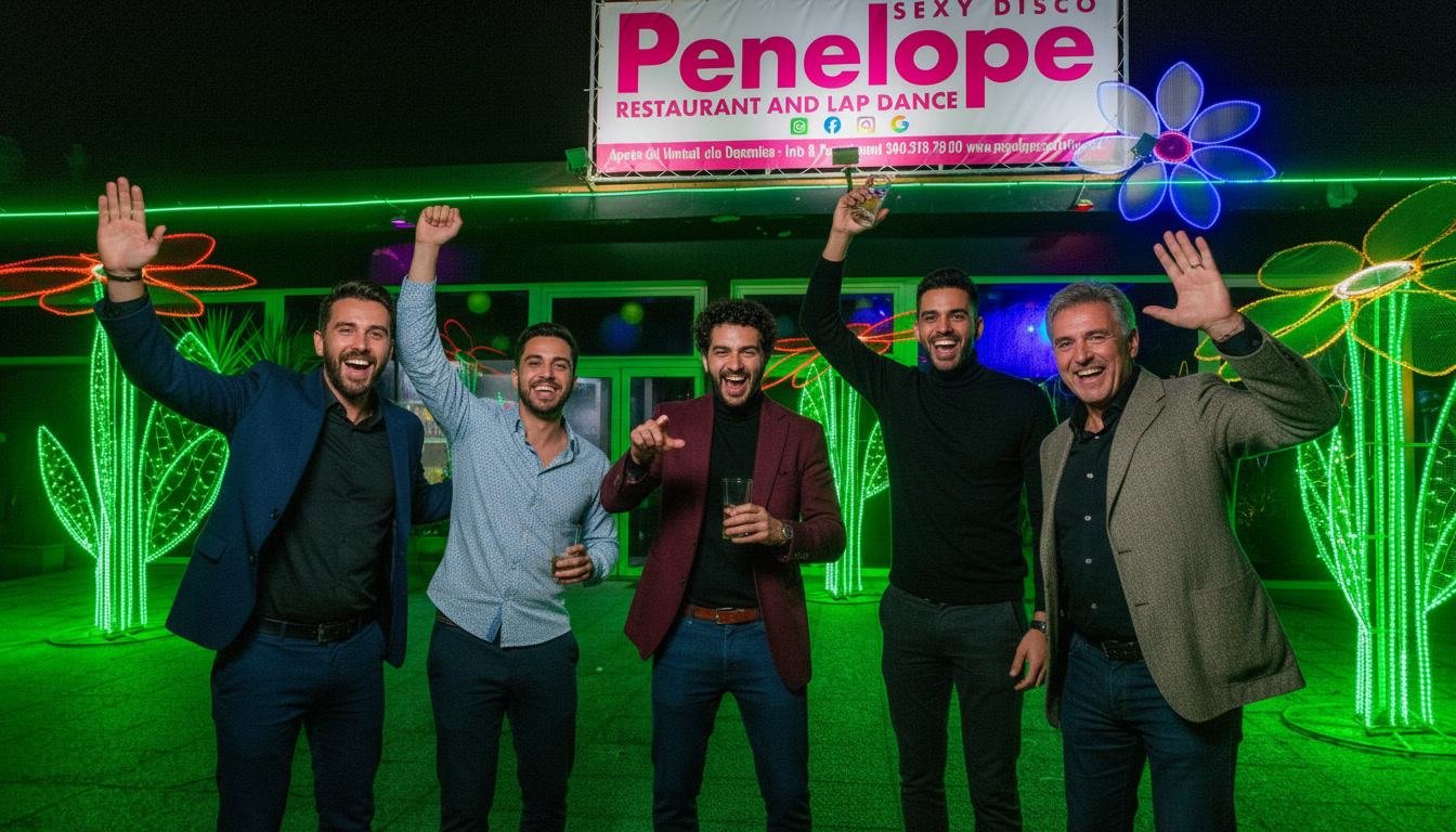 Addio al celibato a Pontedera: gruppo di amici che festeggia davanti al Penelope Disco Penelope, luci LED colorate, atmosfera notturna